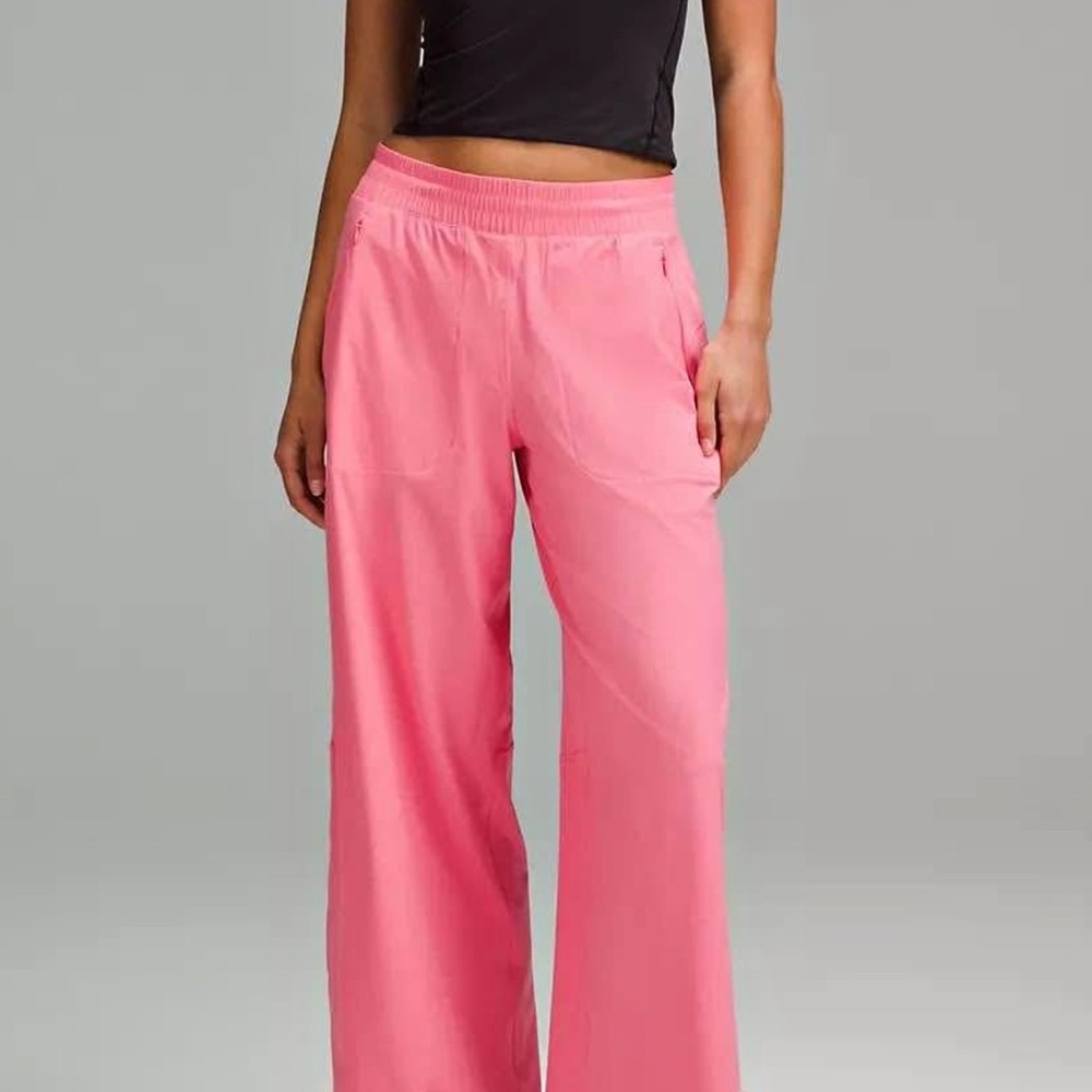 Lululemon Swift Wide-Leg Mid-Rise pant size 4 pink